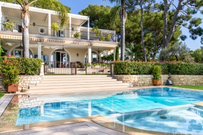 House for sale in ST-JEAN-CAP-FERRAT  - 9 rooms - 320 m&sup2; 