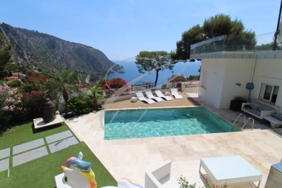 House for sale in EZE  - 5 rooms - 220 m&sup2; 