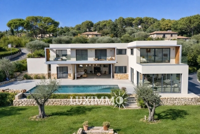 House for sale in MOUGINS  - 8 rooms - 314 m&sup2; 