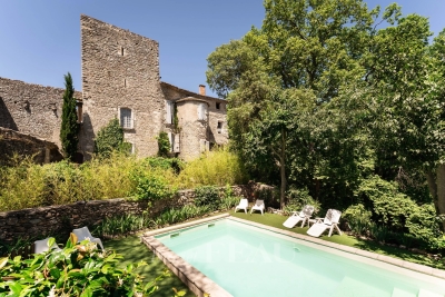 House for sale in UZÈS  - 15 rooms - 302 m&sup2; 