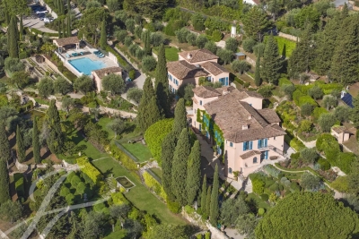 House for sale in GRASSE  - 14 rooms - 919 m&sup2; 