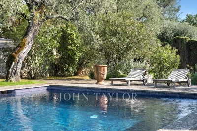 House for sale in GRASSE  - 10 rooms - 366 m&sup2; 