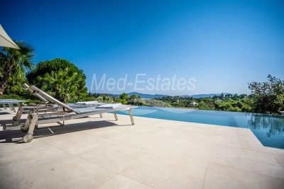 House for sale in GRIMAUD  - 6 rooms - 292 m&sup2; 