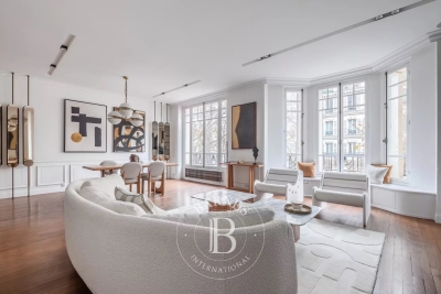 Apartment for sale in PARIS 7EME  - 5 rooms - 127 m&sup2; 