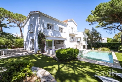 House for sale in CAP D'ANTIBES  - 7 rooms - 215 m&sup2; 