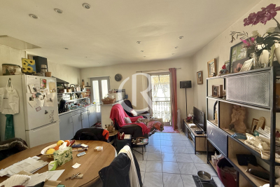 Apartment for sale in HYÈRES  - 2 rooms - 35 m&sup2; 