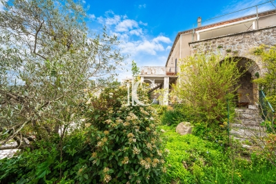 House for sale in ST PAUL LE JEUNE  - 5 rooms - 88 m&sup2; 