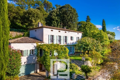 House for sale in MOUGINS  - 6 rooms - 220 m&sup2; 
