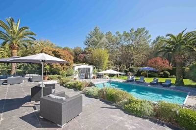 House for sale in MOUGINS  - 7 rooms - 324 m&sup2; 