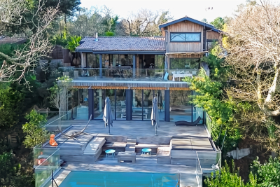 House for sale in LA TESTE-DE-BUCH  - 6 rooms - 302 m&sup2; 