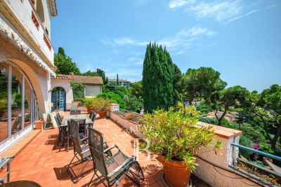 Apartment for sale in VILLEFRANCHE-SUR-MER  - 4 rooms - 114 m&sup2; 