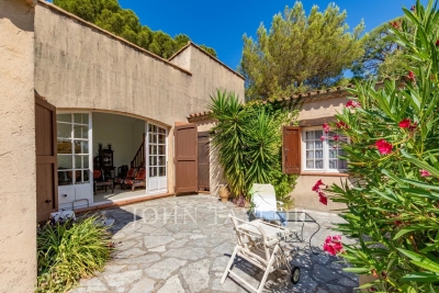 House for sale in CAP D'ANTIBES   - 122 m&sup2; 