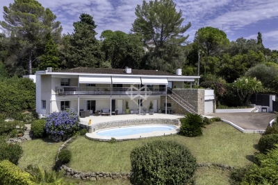 House for sale in MOUGINS  - 5 rooms - 225 m&sup2; 