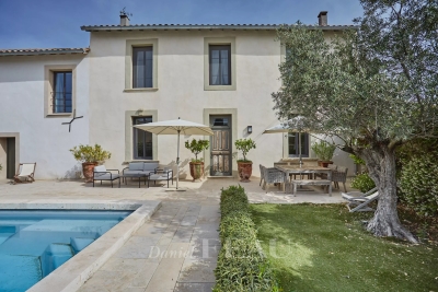 House for sale in ST-RÉMY-DE-PROVENCE  - 6 rooms - 228 m&sup2; 