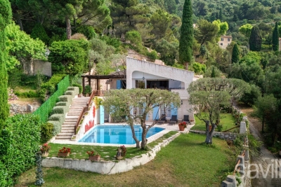 House for sale in EZE  - 6 rooms - 320 m&sup2; 