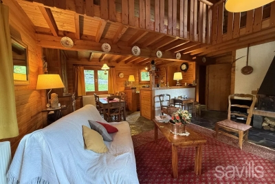 House for sale in LES ALLUES  - 5 rooms - 190 m&sup2; 