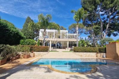 House for sale in ST-JEAN-CAP-FERRAT  - 7 rooms - 320 m&sup2; 