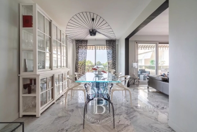 Apartment for sale in MARSEILLE 8EME  - 3 rooms - 177 m&sup2; 