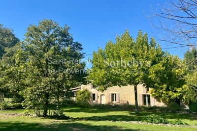 House for sale in ST-RÉMY-DE-PROVENCE  - 5 rooms - 262 m&sup2; 