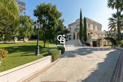 House for sale in CAP D'ANTIBES  - 8 rooms - 400 m&sup2; 