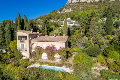 House for sale in VENCE  - 14 rooms - 514 m&sup2; 