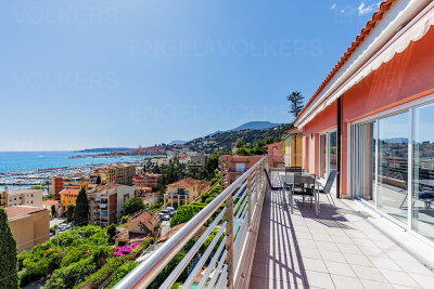 Apartment for sale in MENTON  - 4 rooms - 135 m&sup2; 