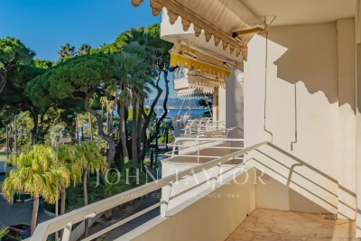 Apartment for sale in CANNES  - 3 rooms - 95 m&sup2; 