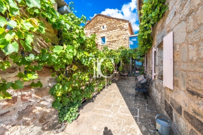 House for sale in PAYZAC  - 11 rooms - 350 m&sup2; 