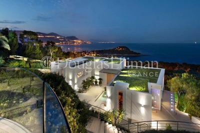 House for sale in ST-JEAN-CAP-FERRAT  - 10 rooms - 586 m&sup2; 