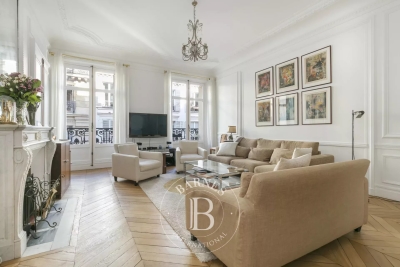 Apartment for sale in PARIS 17EME  - 4 rooms - 125 m&sup2; 