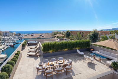 Apartment for sale in FRÉJUS  - 5 rooms - 159 m&sup2; 