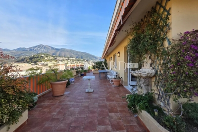 Apartment for sale in MENTON  - 5 rooms - 143 m&sup2; 