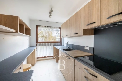 Apartment for sale in LE CHESNAY-ROCQUENCOURT  - 5 rooms - 110 m&sup2; 