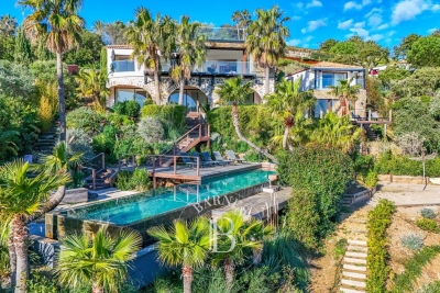 House for sale in STE-MAXIME  - 10 rooms - 642 m&sup2; 