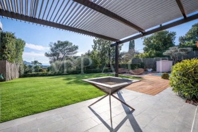 House for sale in MOUGINS  - 5 rooms - 172 m&sup2; 