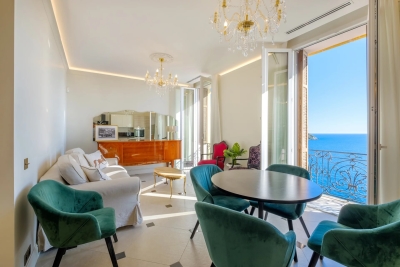 Apartment for sale in ROQUEBRUNE-CAP-MARTIN  - 3 rooms - 137 m&sup2; 