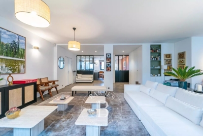 Apartment for sale in PARIS 16EME  - 5 rooms - 185 m&sup2; 