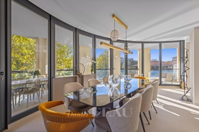 Apartment for sale in AIX-EN-PROVENCE  - 4 rooms - 237 m&sup2; 