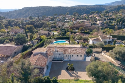 House for sale in VENCE  - 8 rooms - 288 m&sup2; 