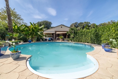 House for sale in ST-PAUL-DE-VENCE  - 7 rooms - 214 m&sup2; 