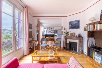 House for sale in LE CHESNAY-ROCQUENCOURT  - 7 rooms - 142 m&sup2; 