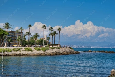 House for sale in CAP D'ANTIBES  - 6 rooms - 220 m&sup2; 