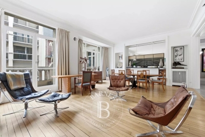 Apartment for sale in PARIS 17EME  - 5 rooms - 168 m&sup2; 