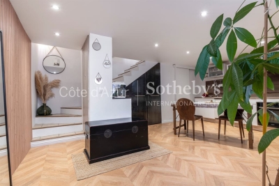 House for sale in VENCE  - 6 rooms - 85 m&sup2; 