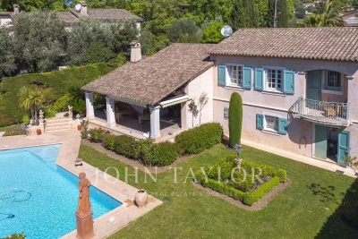 House for sale in MOUGINS  - 6 rooms - 175 m&sup2; 