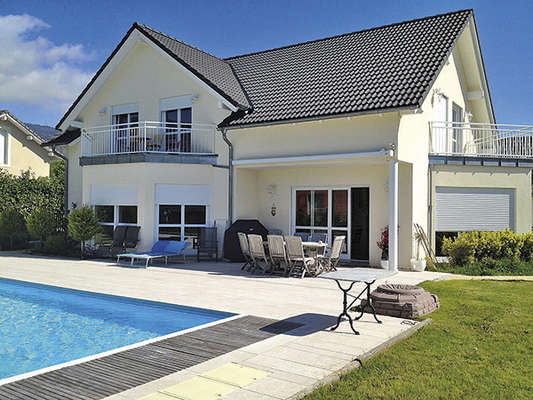 Divonne-les-Bains : pleasant and convenient